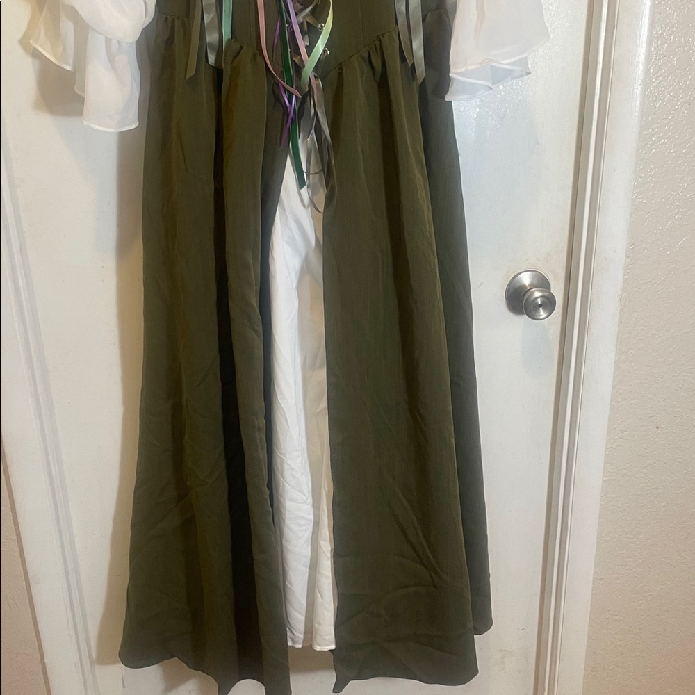 Renissamce dress NWOT - Picture 4 of 12